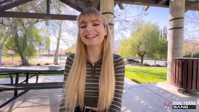 Через 20 минут после знакомства она уже скачет на члене prew 1