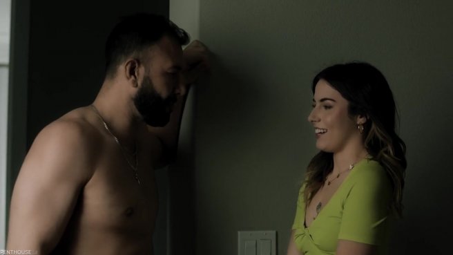 Хорошенькую соседку можно пойметь по первому же зову prew 1